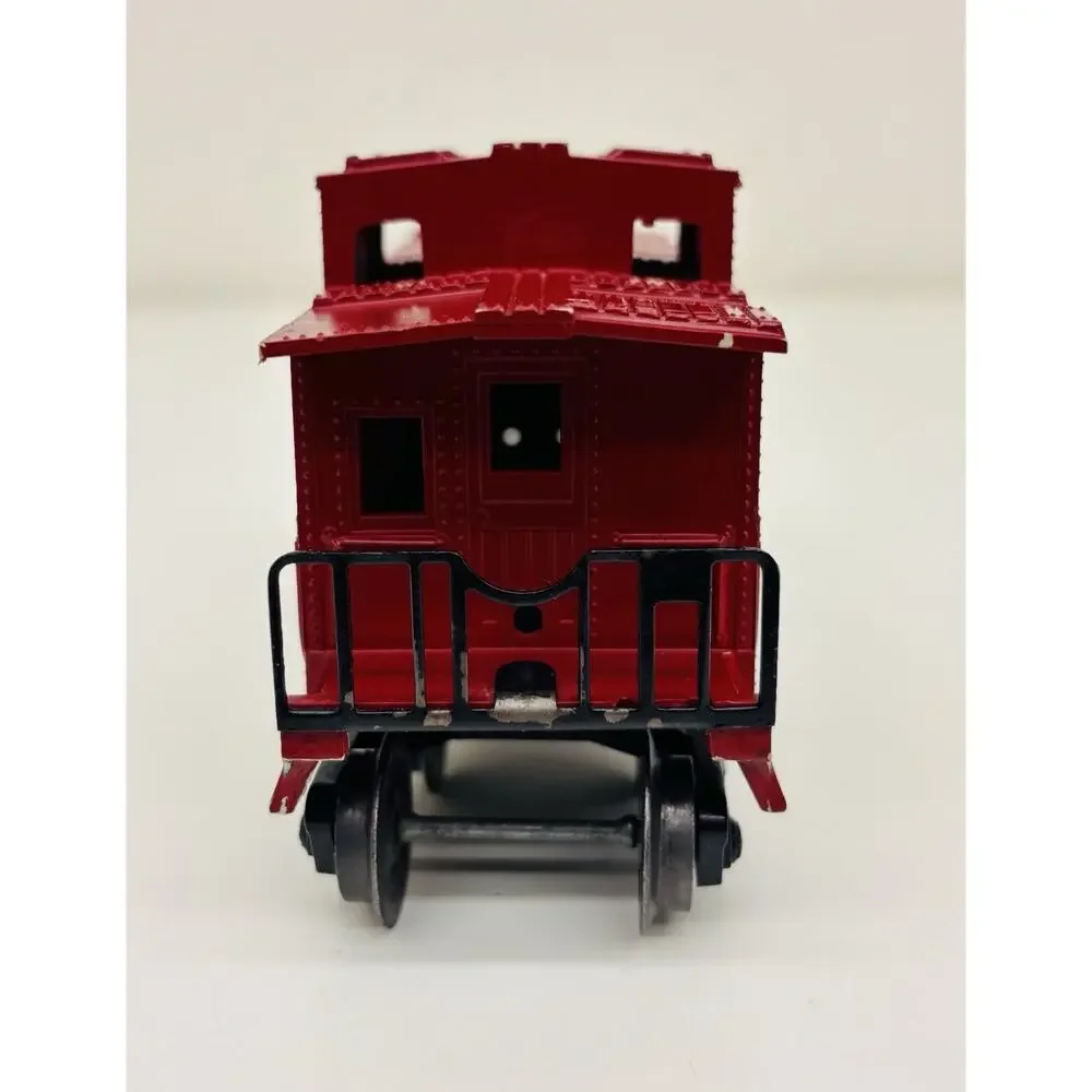 Lionel Postwar Caboose 6017 Maroon w/ Tabs Original Box